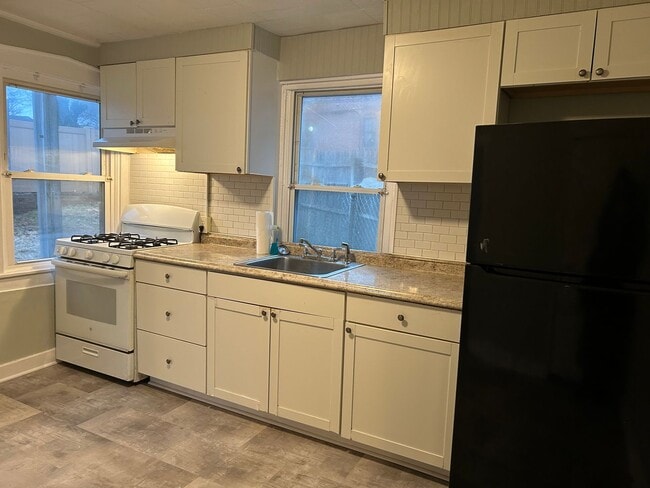 Photo - Beautiful 3 Bedroom Home in Lancaster City!