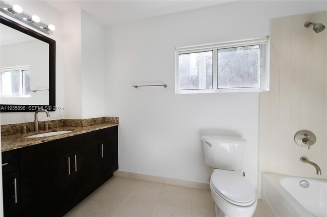 Photo - 2020 Prairie Ave Unit 202