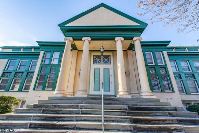 Photo - 21 Springfield Ave