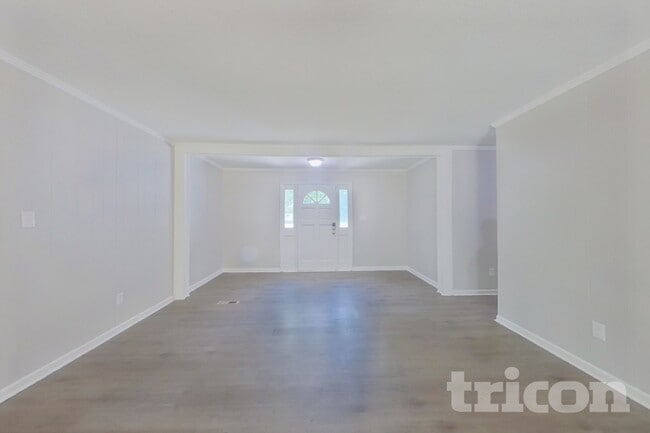 Photo - 605 Colorado Ct