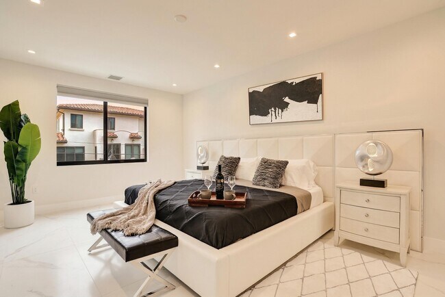 Photo - 119 SE 12th Ave