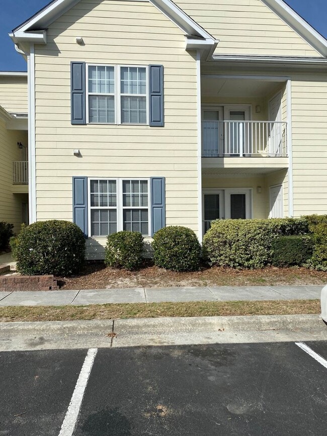 Building Photo - H5010-2 Unit H5010-2-Tenant Breaching Lease Rental