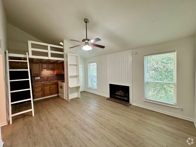 Building Photo - Studio Condo in the Heart of West Campus! Unit 219