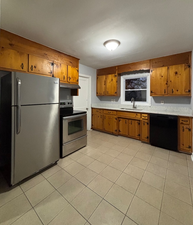 Photo - 2219 S Whitehill Dr