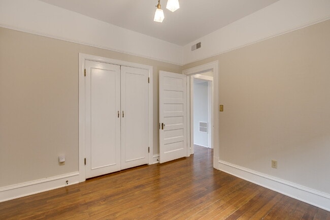 Photo - Rare & Charming Upper Queen Anne Home Available July! Unidad B