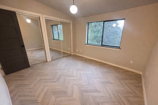 Photo - 5320 Cirque Dr W