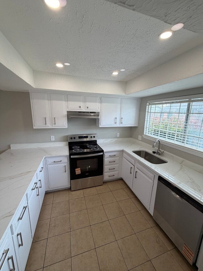 Photo - 6423 S Briar Bayou Dr