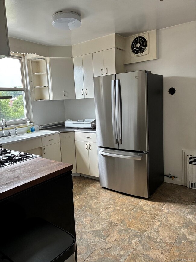 Photo - 105 Wakefield Ave Unit 3