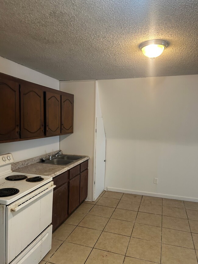 Photo - 107 Herron Dr