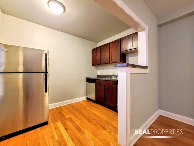 1347 N Dearborn