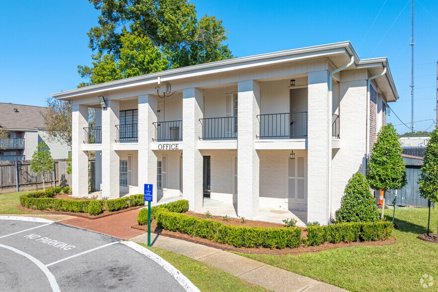 Oak Alley Apartments | Gretna, LA | Starting at $956 | ForRent.com