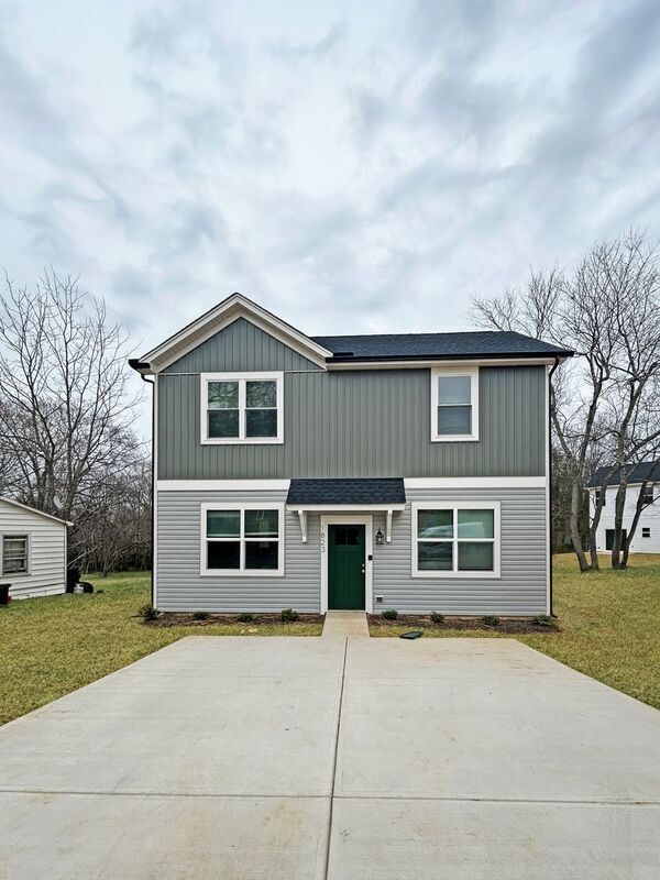 Photo - 1823 Bristol Rd House