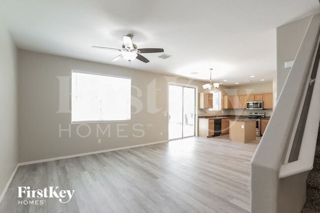 Photo - 7915 S 8th Way