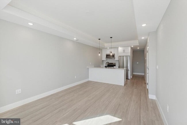 Building Photo - 2401 N 2nd St Unit F2