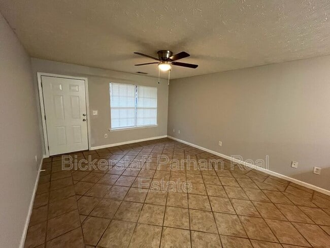 Photo - 6216 Crystal Dr Unit A