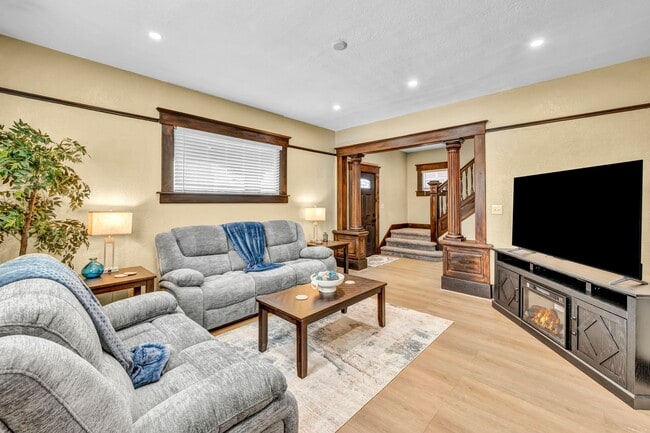 Building Photo - FULLY FURNISHED HISTORIC CHARMER BETWEEN UNR & DOWNTOWN – UTILITIES INCLUDED, MODERN UPGRADES, PR...