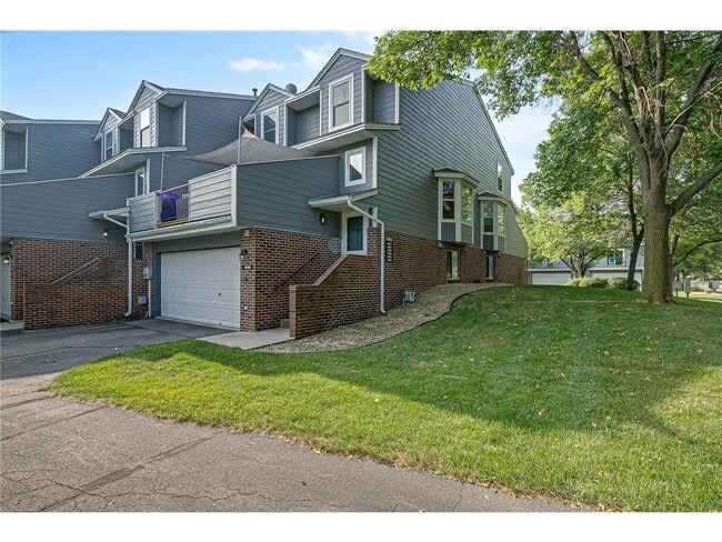 Building Photo - 14266 Estates Ave