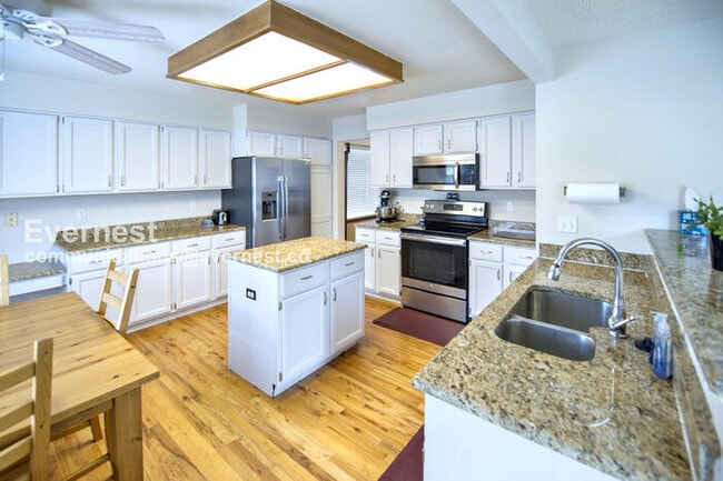 Photo - 18618 E Grand Cir