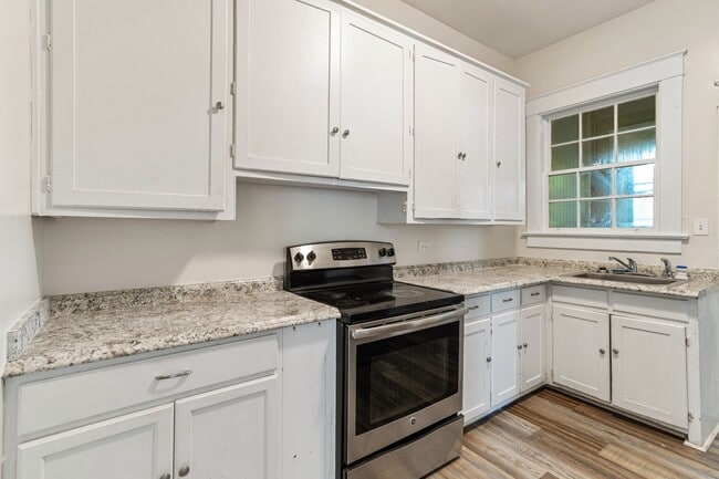 Photo - 717 Holloway Ave