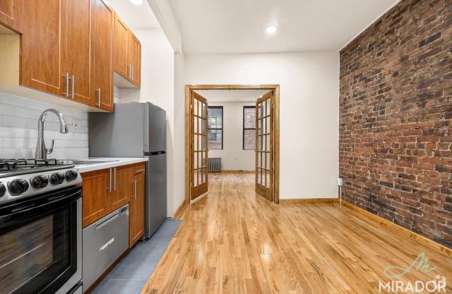 Building Photo - 1 bedroom in New York NY 10012 Unit 2C Rental