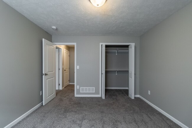 Building Photo - Gorgeous New Construction in Nice Family Neighborhood Built Last Year