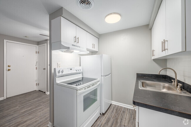 1BR, 1BA - 470SF - Kitchen
