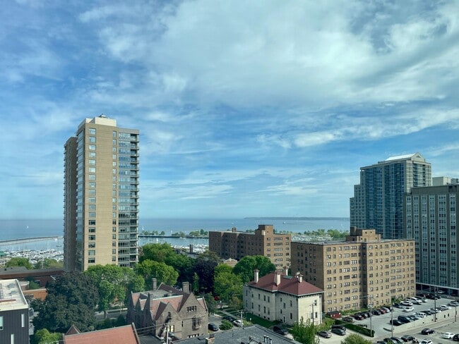 Photo - Luxury Top-Floor Condo for Rent Unidad 1112