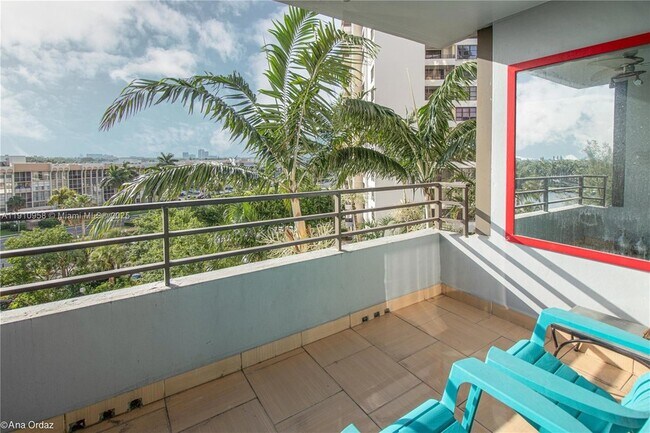 Photo - 500 Three Islands Boulevard Unidad 308