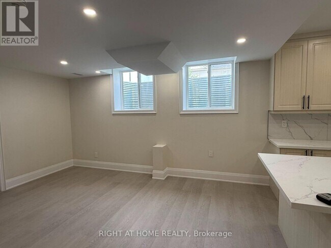 Photo - 2 Chesney Cres