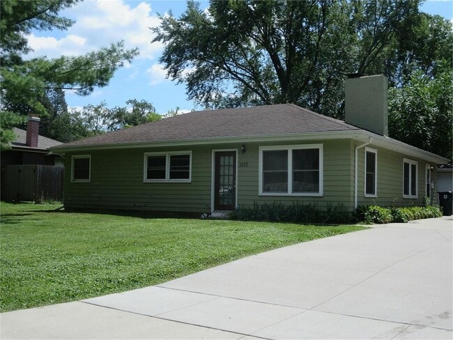 Building Photo - 3 bedroom home in Cedar Falls