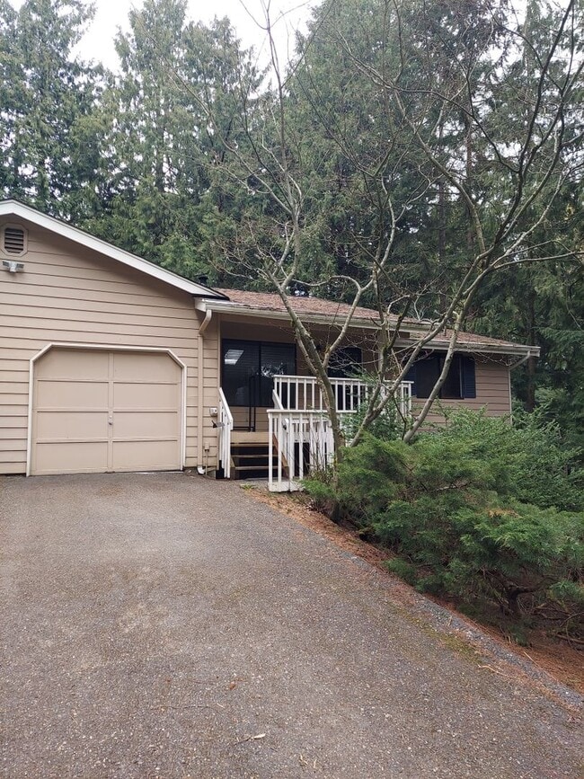 Building Photo - 50-54 NW Lopez Ln Unit 50 NW Lopez Lane