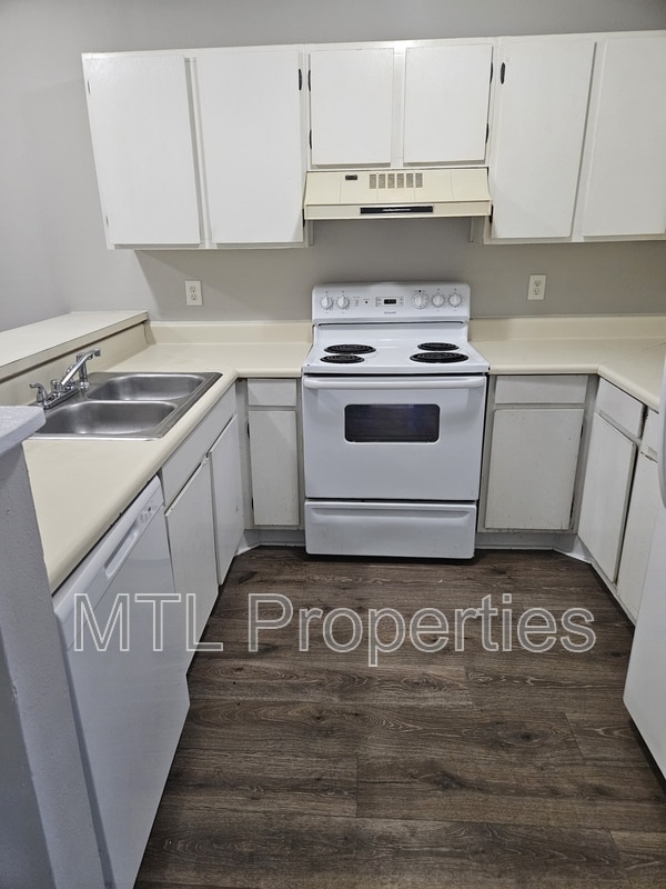 Photo - 1684 Eagles Pl