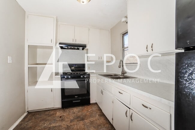 103 W Nolan Trail