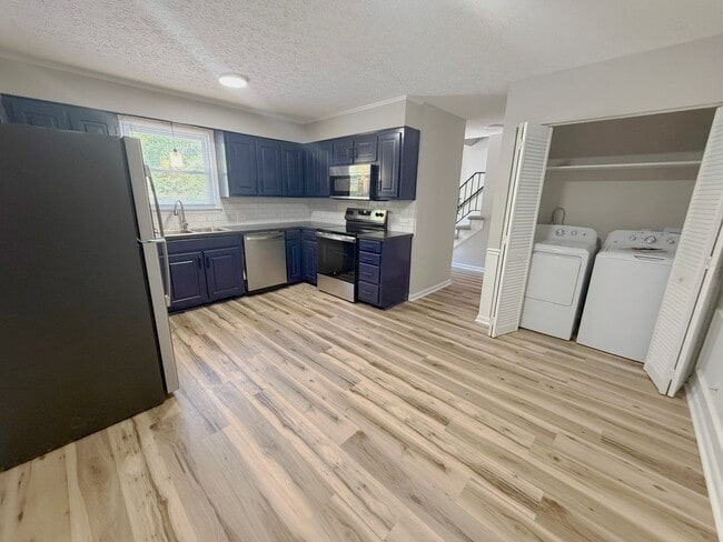 Photo - Freshly Renovated Townhome 3 Bed, 1.5 Bath