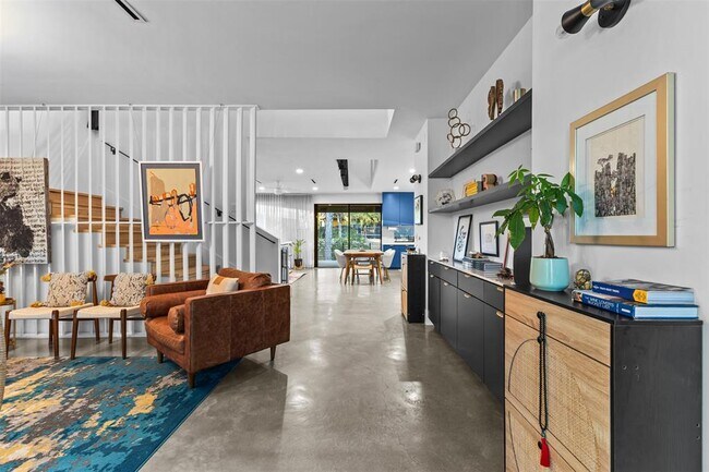 Photo - 5704 Driftwood Dr