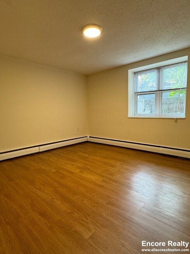 Photo - 94 Babcock St Unidad #P1