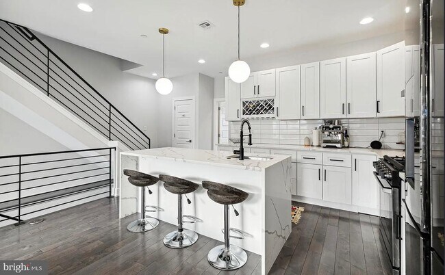 Photo - 2813 Tilton St