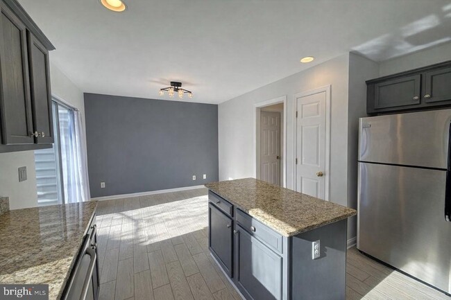 Photo - 1191 Cypress Tree Pl