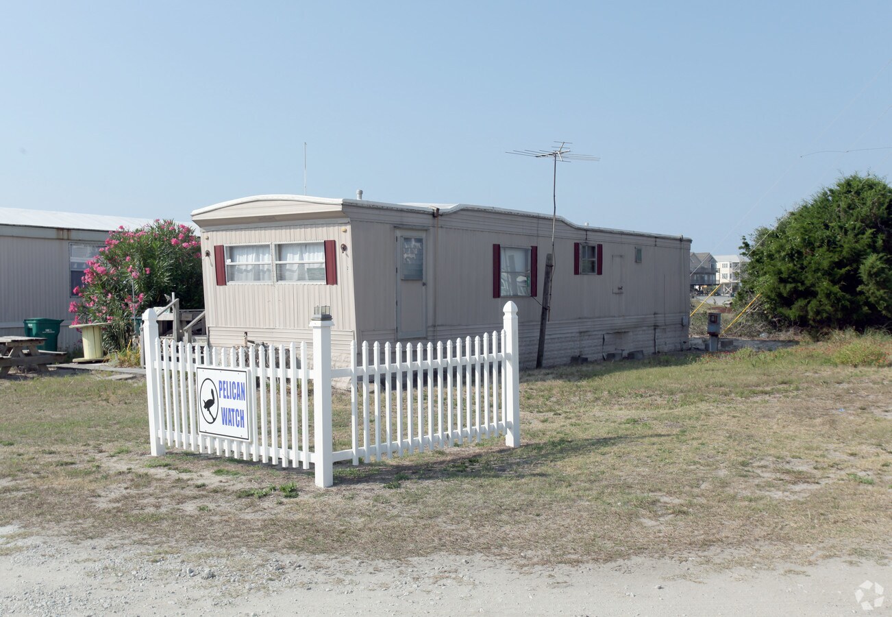 Photo - Pelican Watch Apartments