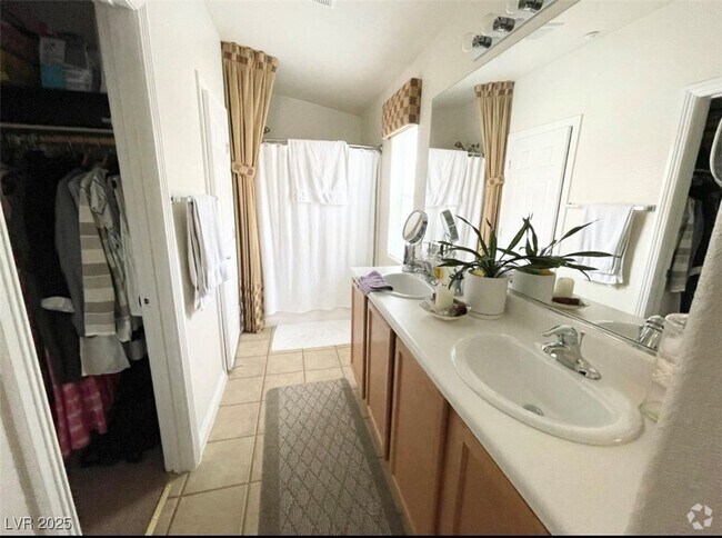Building Photo - 10062 Aspen Rose St Unit 101 Rental