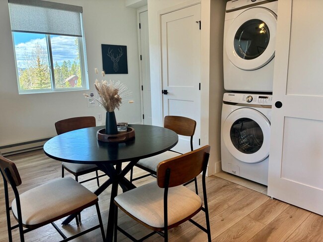 Photo - 401 W Meadow Mile