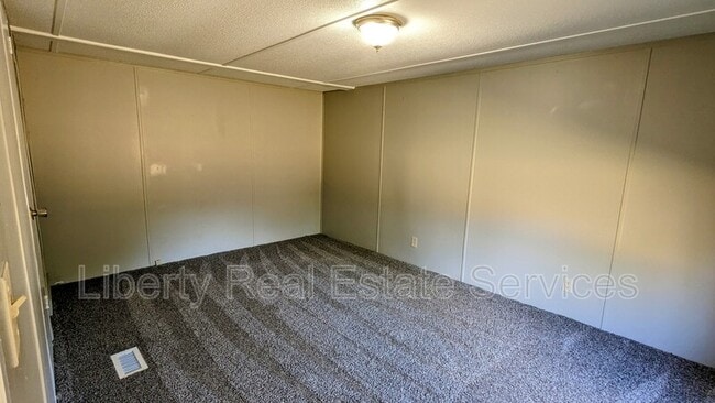 Photo - 260 Ed Powers Blvd