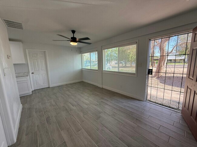 2206 W Vista Ave Unidad B