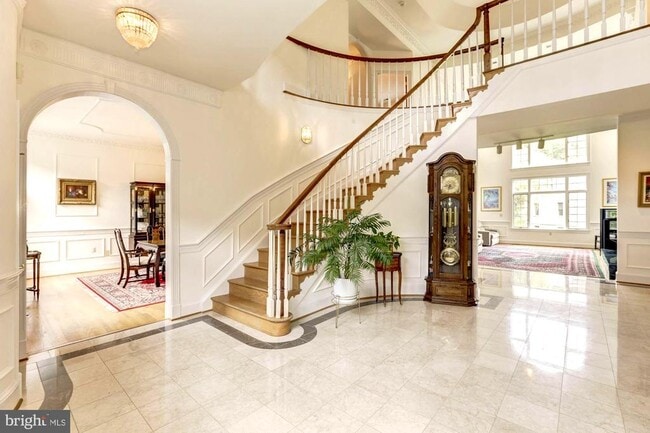 Photo - 914 Helga Pl