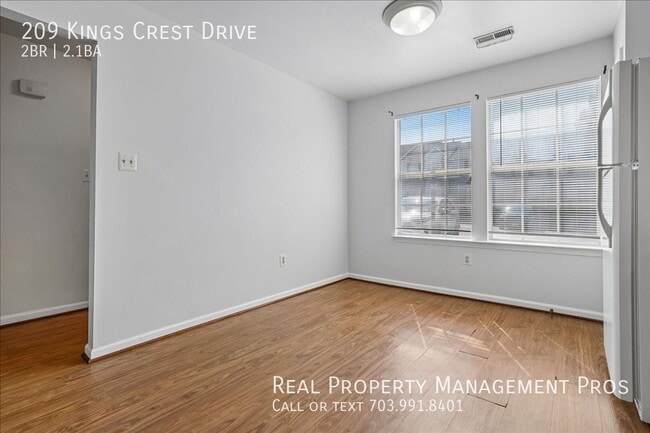 Photo - 209 Kings Crest Dr