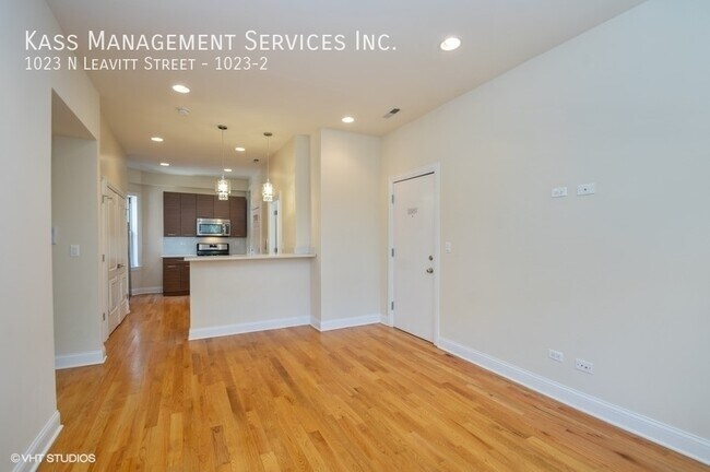 Photo - 1023 N Leavitt St Unit 1023-2