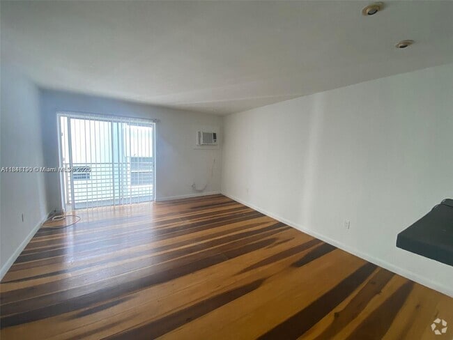 Building Photo - 1441 Lincoln Rd Unit 314 Rental