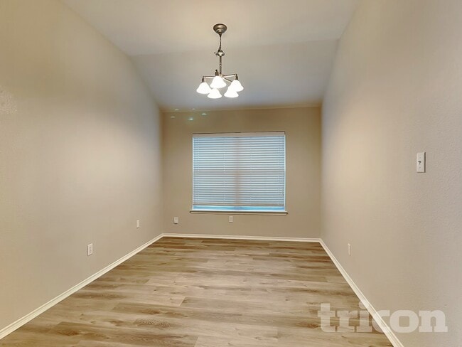 Photo - 707 Fireberry Dr