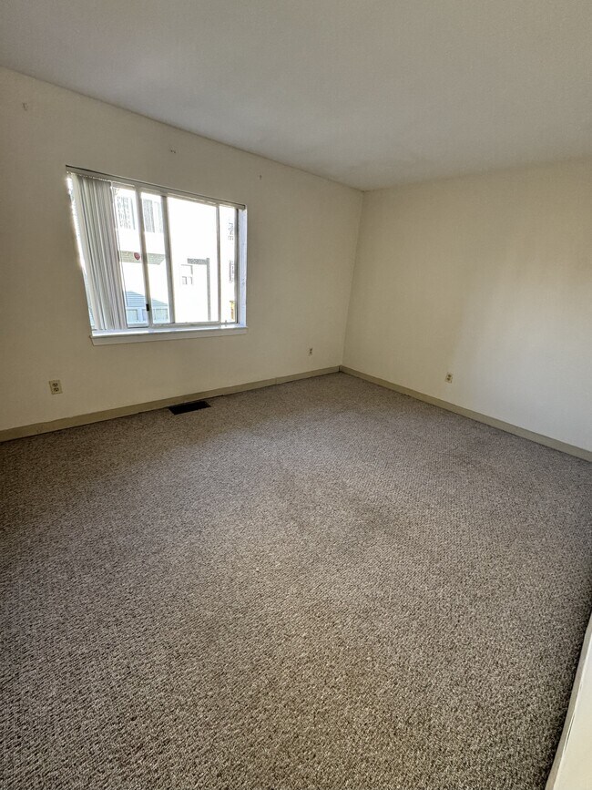 Photo - 142 North Beacon St Unidad A1