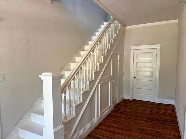 Photo - 1106 Burnett St